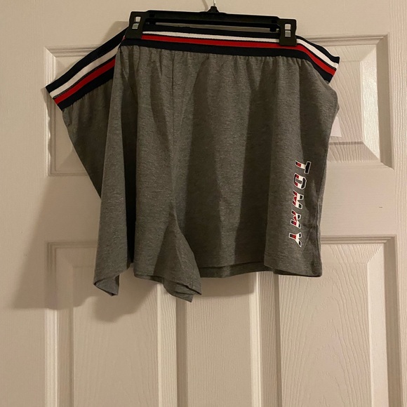 Tommy Hilfiger Plus Size Sleepware (NWT). Multiple sizes - Picture 3 of 5